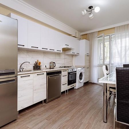 Apartament Confortabil In Centrul Orasului! Kişinev Dış mekan fotoğraf